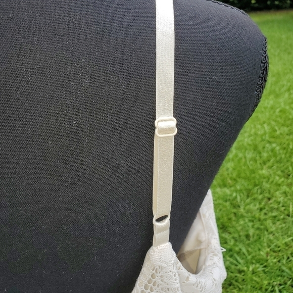 Creamy white lace ruffle top spaghetti strap dress - Picture 4 of 5